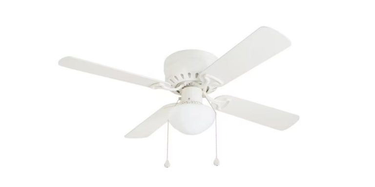 Harbor Breeze Armitage 42-in White Indoor Flush Mount Ceiling Fan with Light (4-Blade)